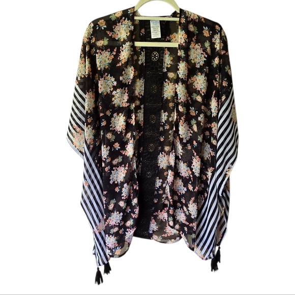 Time and Tru Other - Time and Tru Floral Kimono